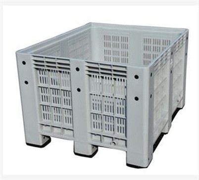 Teshilgan plastik sandiq